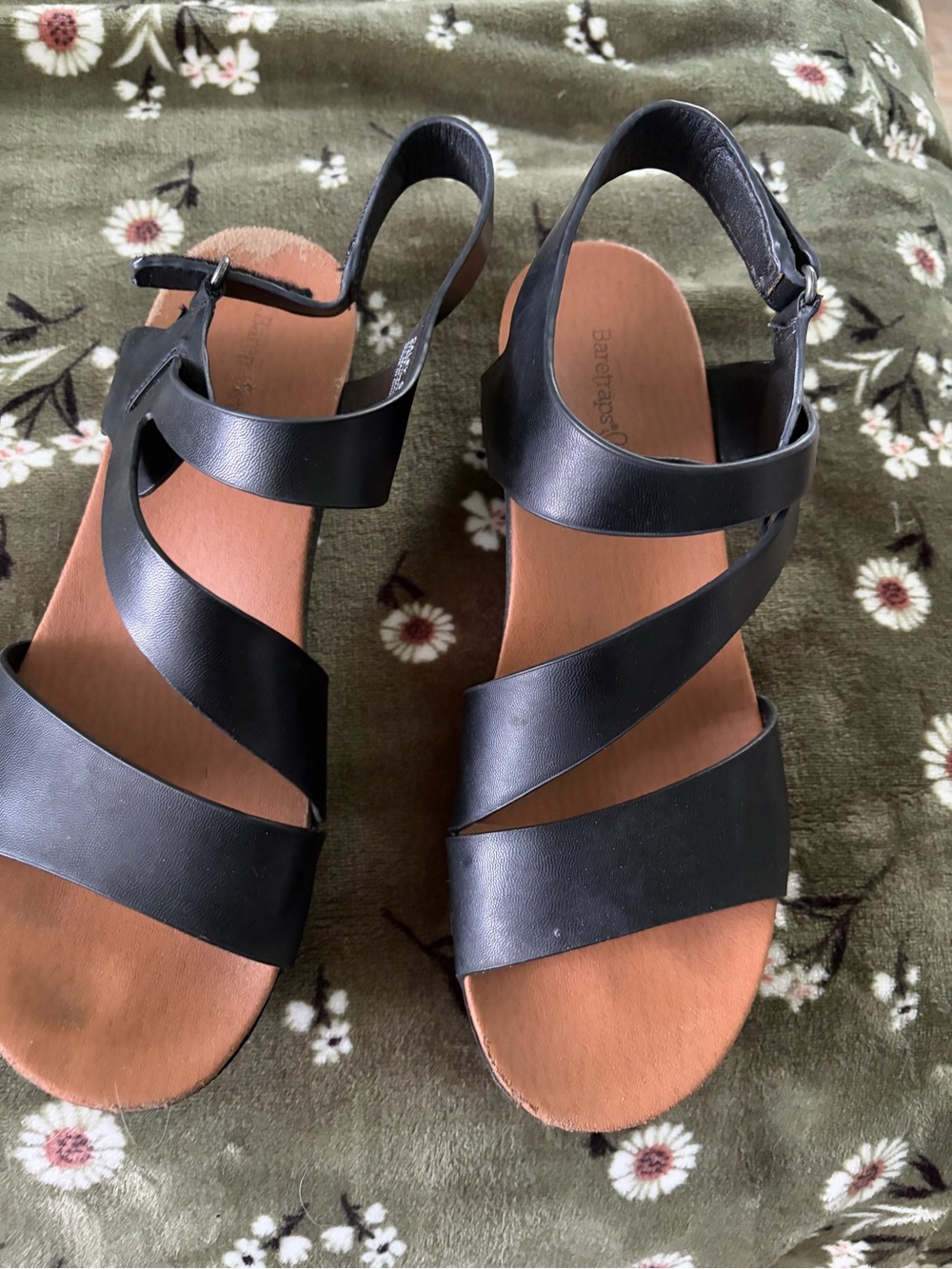 BareTraps Black Strappy Slingback Sandals